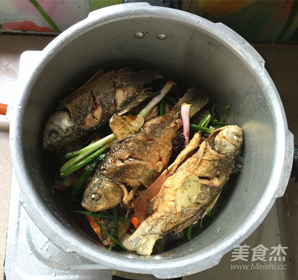 Crispy Crucian Carp recipe