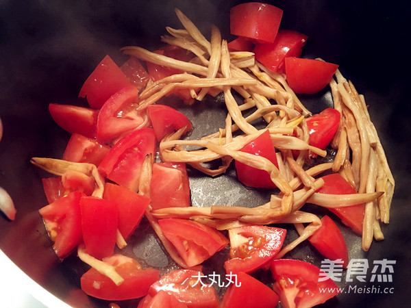 Tomato Yellow Flower Meatball Soup recipe