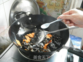 Stir-fried Wild Fungus recipe