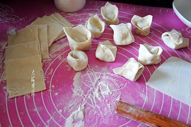 Cilantro Pork Wontons recipe