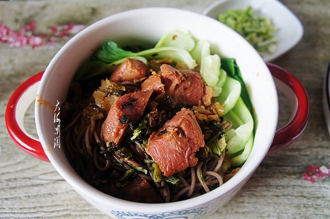 Soba with Sirloin and Sauerkraut recipe