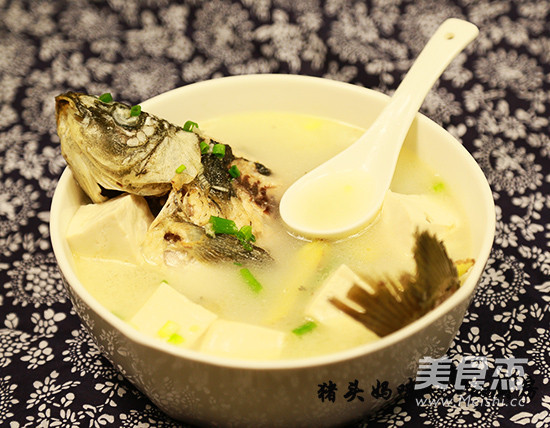 Tofu Crucian Carp Milk White Soup recipe