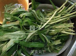 Stir-fried Shredded Pork with Water Spinach recipe