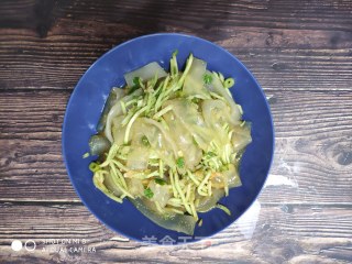 Cucumber Tossed with Noodles recipe