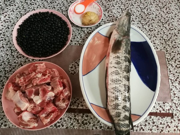 Raw Fish Black Bean Pork Rib Soup recipe