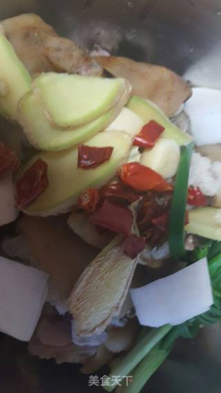 Pork's Feet and Carrot Soup recipe