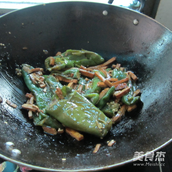 Pan-fried Chili and Braised Tofu Shreds recipe