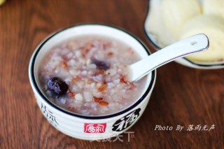 Nourishing Blood and Nourishing Beauty-red Rice and Coix Seed Porridge recipe