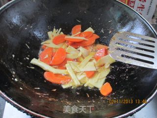 Stir-fried Sausage with Pesto recipe