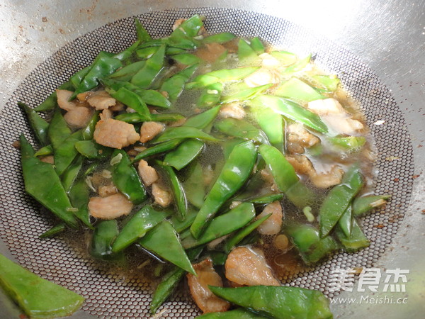 Fried Pork with Pork Ears and Beans recipe