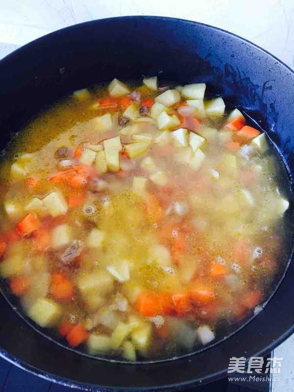 Curry Pork and Potato Rice Bowl recipe