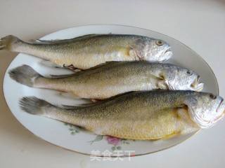 Braised Yellow Croaker in Sauce recipe