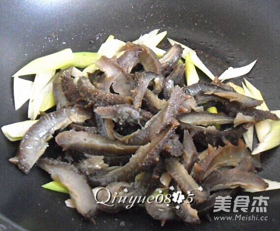 Braised Sea Cucumber with Abalone Sauce and Green Onion recipe