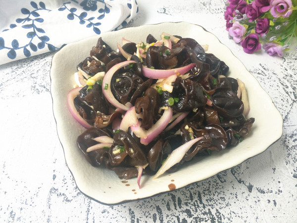 Fungus Mixed with Onion Chubby Salad Dressing recipe
