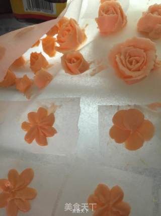 Rose Decorated Cake recipe