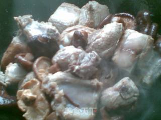 Stewed Pork Ribs with Mushrooms recipe