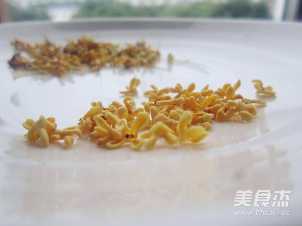 Chinese Wolfberry Osmanthus Tea with Rock Sugar recipe