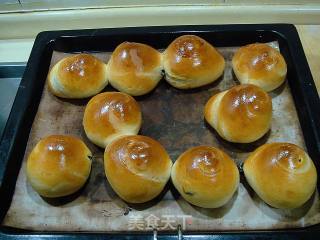 The Magical Use of Leftover Beer "wine-stained Raisin Buns" recipe