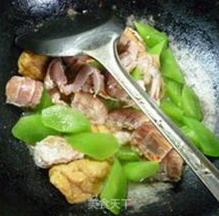 Fried Gluten Mantis Shrimp with Lettuce recipe