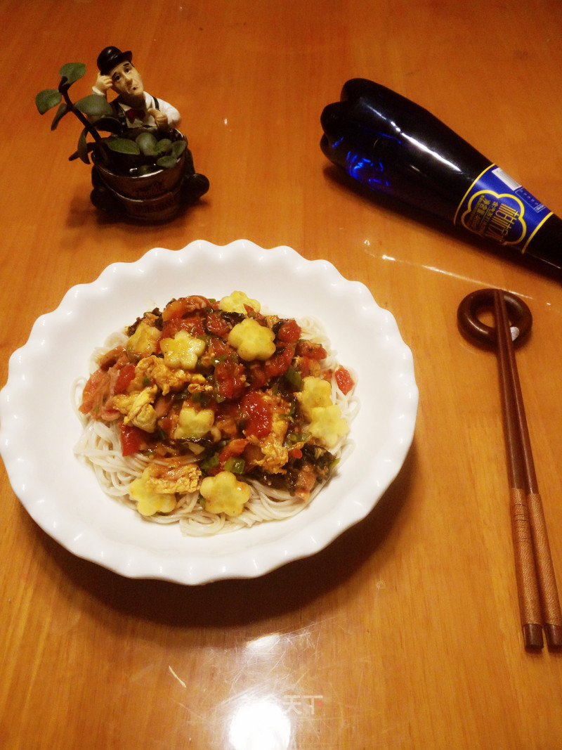 Marinated Cold Noodles with Tomatoes and Ham recipe