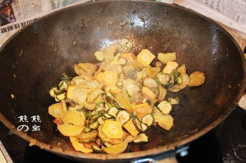 Stir-fried Dried Potatoes with Cucumber Money recipe