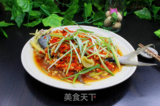 Steamed Golden Pomfret with Chopped Pepper recipe