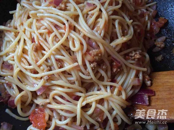 Spaghetti with Tomato Meat Sauce recipe