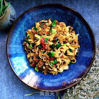 Stir-fried Tofu Skin with Garlic Sprouts recipe