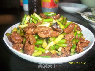 Stir-fried Beef with Garlic Moss-a Meeting of Toughness and Crispness recipe