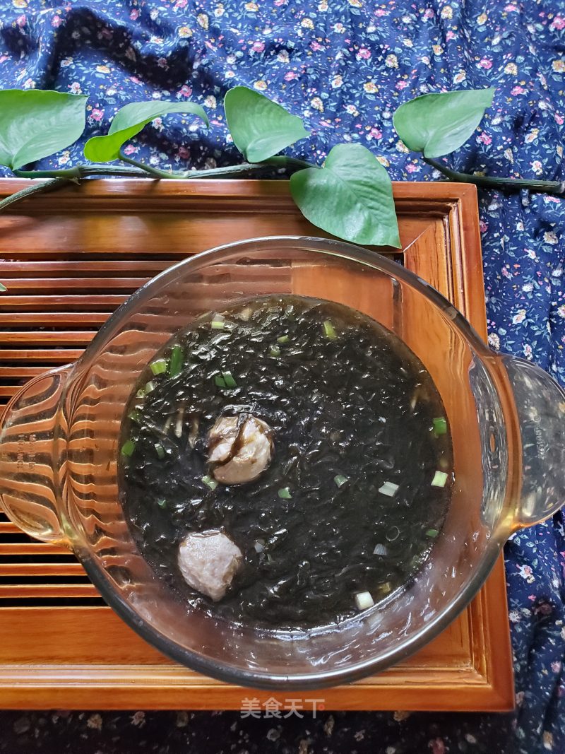 Seaweed Meatball Soup