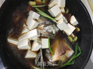 Braised Fish Head with Broad Beans and Tofu recipe