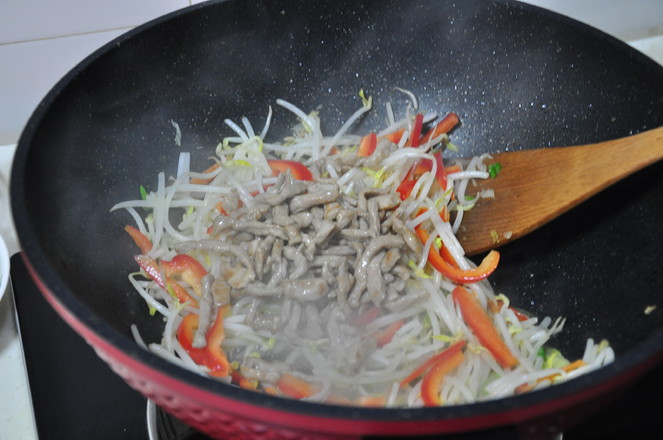 Stir-fried Shredded Pork with Bean Sprouts recipe