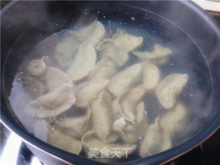 Dumplings Stuffed with Pork, Garlic and Yellow Fungus recipe