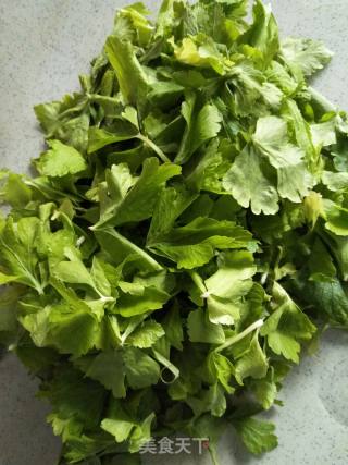 Toss with Celery Leaves recipe