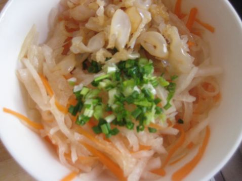 Shredded Radish Mixed with Jellyfish recipe