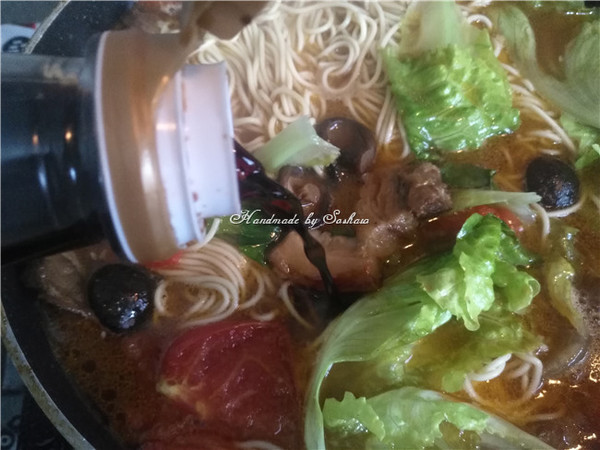 Braised Pork Noodles with Tomato recipe