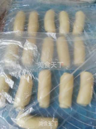 Egg Yolk Pastry ~ Detailed Process of Kneading The Oily Crust by Hand recipe