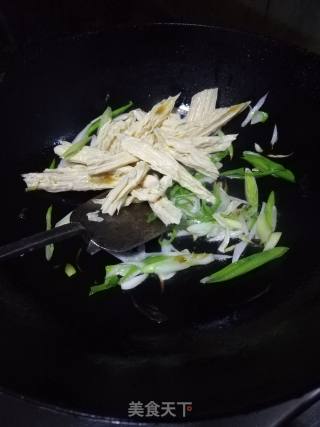 Stir-fried Yuba with Cucumber recipe