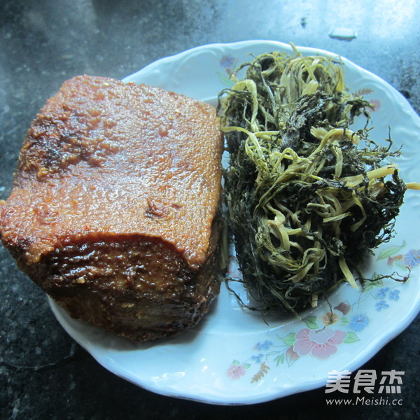 Steamed Dongpo Pork with Plum Dried Vegetables recipe