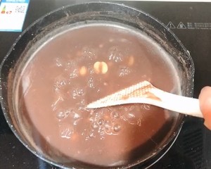 The Lotus Seed Lily Red Bean Paste is Ten Times More Delicious Than The Outside Syrup recipe