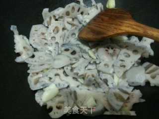 Stir-fried Lotus Root with Spicy Sauce recipe