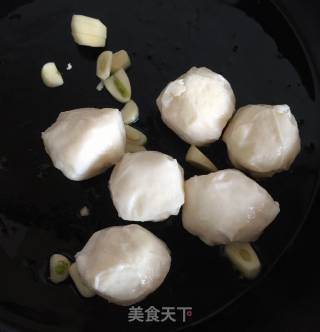 Stir-fried Cuttlefish Balls with Cauliflower recipe