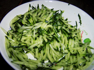 Soy Noodles with Minced Meat and Mustard recipe