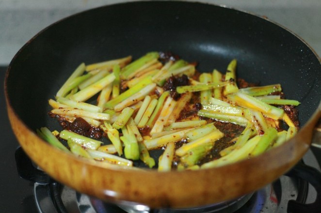 Celery Stir-fried Beef recipe