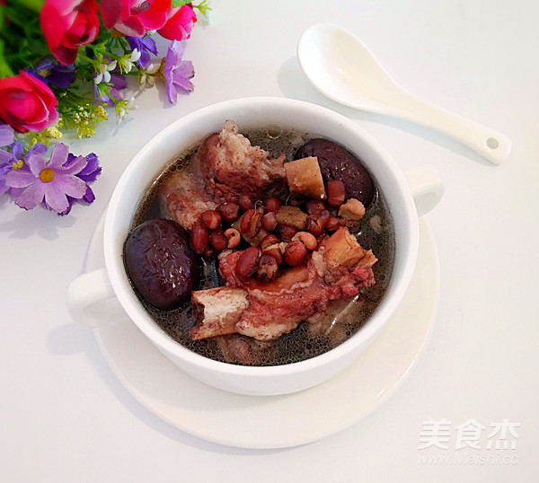 Poria and Red Bean Stewed Pork Ribs Soup recipe