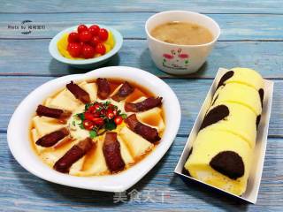#蜡味#bacon Steamed Tofu Lying Egg recipe