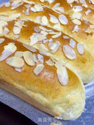 Tiled Almond Chop Bun recipe