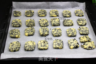 Black Sesame Seaweed Biscuits recipe