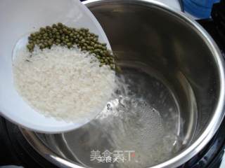 Lily Mung Bean Congee recipe