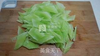 Stir-fried Beef with Lettuce recipe